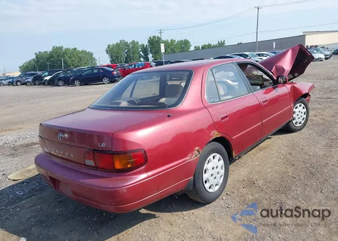 1995 Toyota Camry Le z USA, uszkodzony, nr VIN 4T1SK12E6SU572991